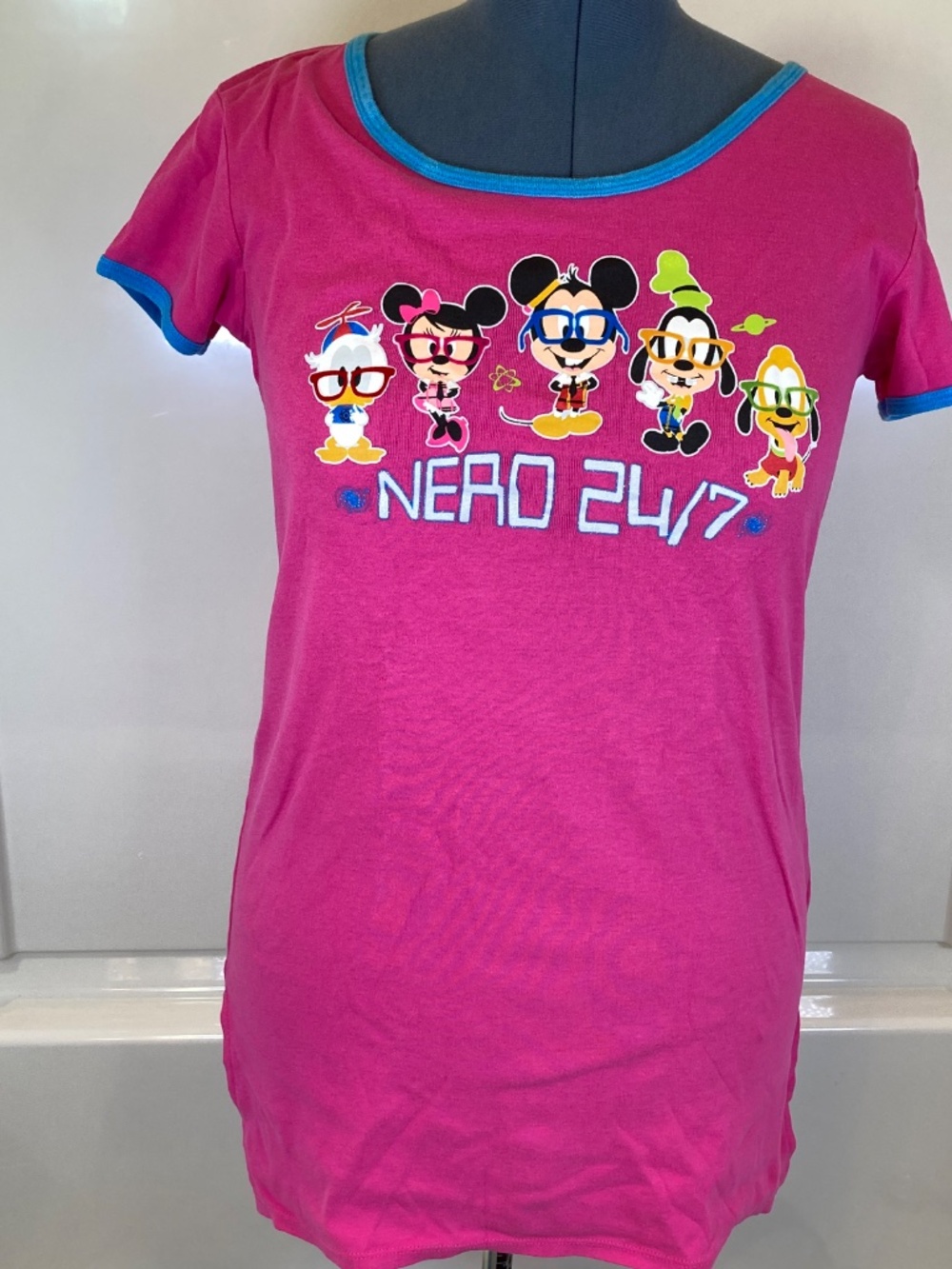 Disney Pink Sleep Shirt Sz S/M Nerd 24/7 Donald Minnie Mickey Goofy Pluto - Picture 16 of 16